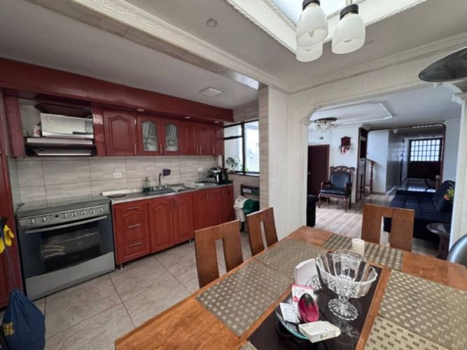 Casa de 4 alcobas en venta en Villa Alsacia 2, Bogotá, 240 m² · foto 11 de 24