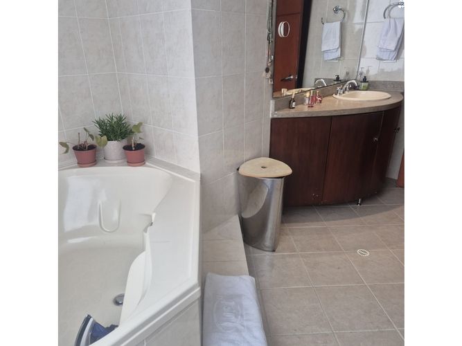 Apartamento de 3 alcobas en arriendo en Calleja Baja, Bogotá, 187 m² · foto 14 de 24