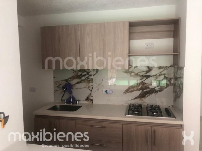 Apartamento de 2 alcobas en arriendo en Viviendas Del Sur, Medellín, 82 m² · foto 2 de 12
