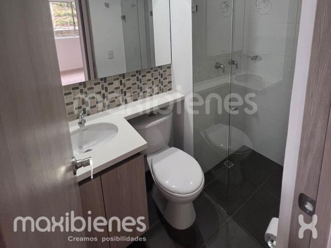 Apartamento de 2 alcobas en arriendo en Viviendas Del Sur, Medellín, 82 m² · foto 11 de 12