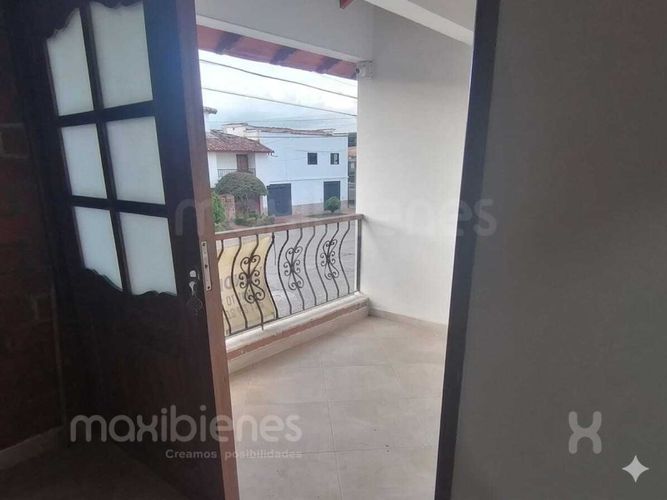 Casa de 4 alcobas en venta en Lomitas, La Ceja, 123 m² · foto 3 de 12