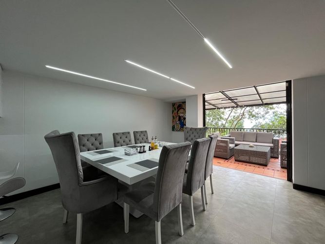 Casa de 4 alcobas en arriendo en El Poblado, Medellín, 280 m² · foto 3 de 20