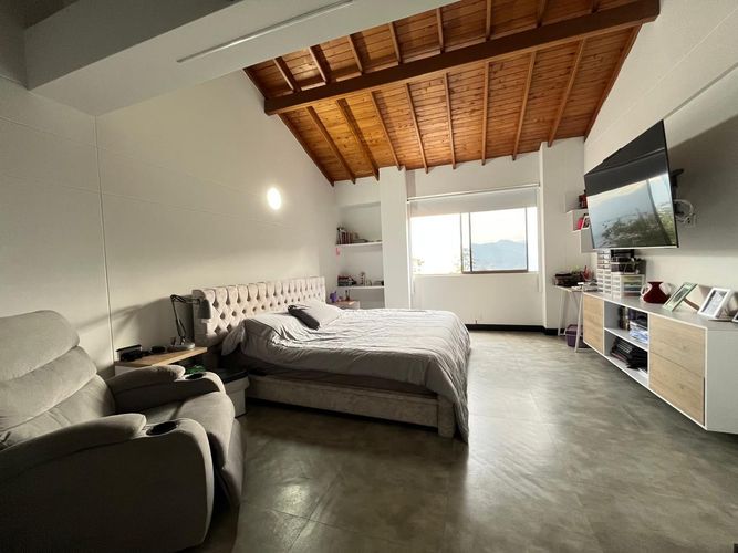 Casa de 4 alcobas en arriendo en El Poblado, Medellín, 280 m² · foto 17 de 20