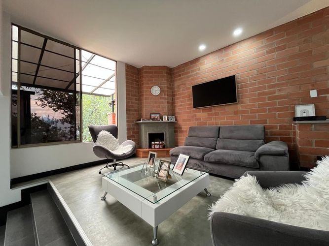 Casa de 4 alcobas en arriendo en El Poblado, Medellín, 280 m² · foto 8 de 20