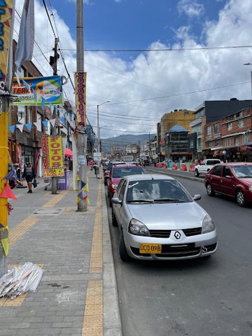 Casa de 3 alcobas en venta en Prado Veraniego, Bogotá, 240 m² · foto 2 de 15