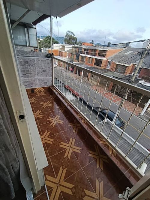 Casa de 4 alcobas en venta en Las Americas, Bogotá, 215 m² · foto 5 de 24