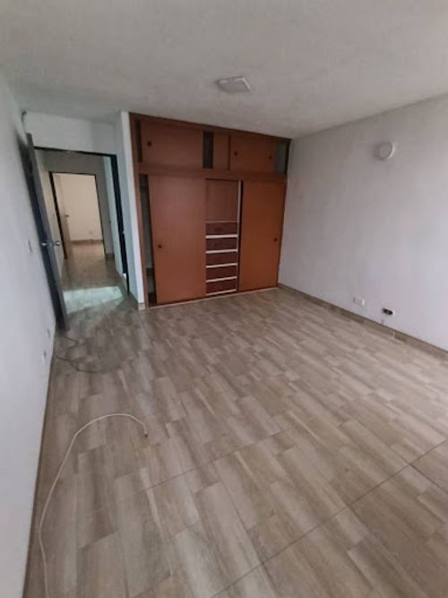 Casa de 4 alcobas en venta en Las Americas, Bogotá, 215 m² · foto 11 de 24