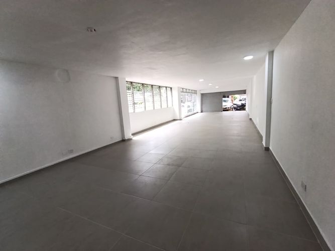 Local en arriendo en El Poblado, Medellín, 140 m² · foto 2 de 10