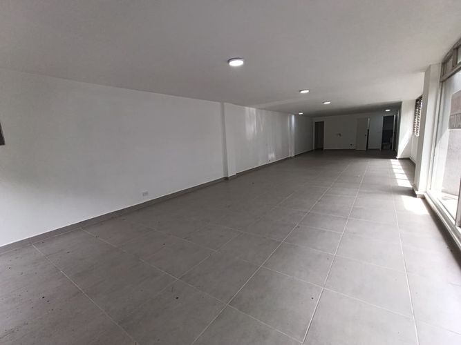 Local en arriendo en El Poblado, Medellín, 140 m² · foto 4 de 10