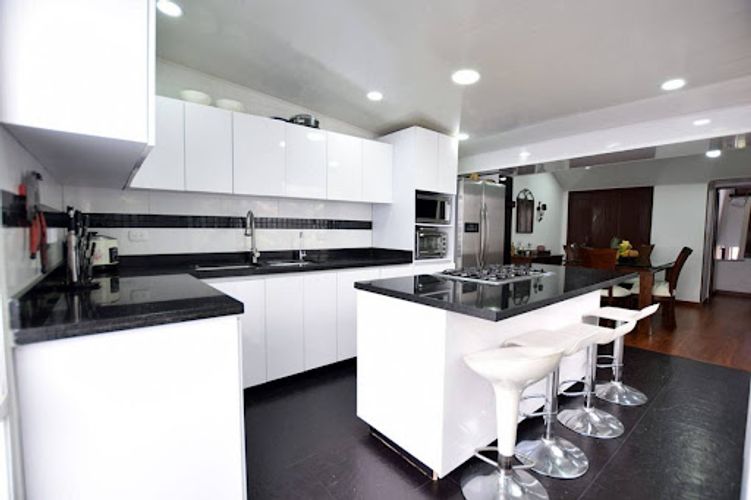 Casa de 6 alcobas en venta en Villa Magdala, Bogotá, 350 m² · foto 19 de 24