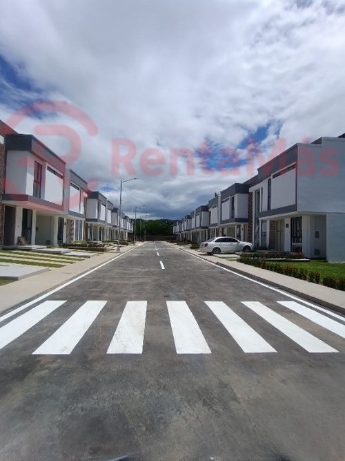 Casa de 3 alcobas en venta en Santander, Villa del Rosario, 122 m² · foto 2 de 24