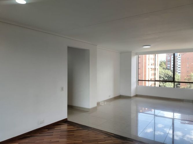 Apartamento de 4 alcobas en arriendo en El Poblado, Medellín, 156 m² · foto 4 de 18