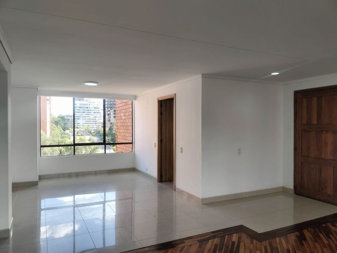Apartamento de 4 alcobas en arriendo en El Poblado, Medellín, 156 m² · foto 3 de 18