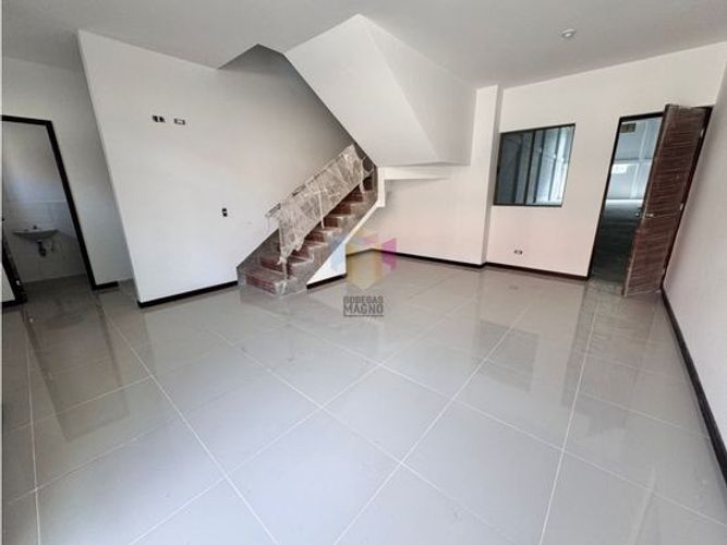 Bodega en arriendo en La Tablaza, La Estrella, 696 m² · foto 3 de 12