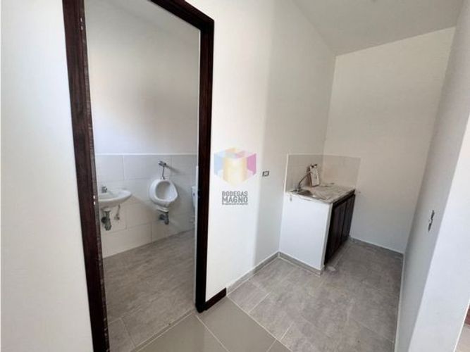 Bodega en arriendo en La Tablaza, La Estrella, 696 m² · foto 4 de 12