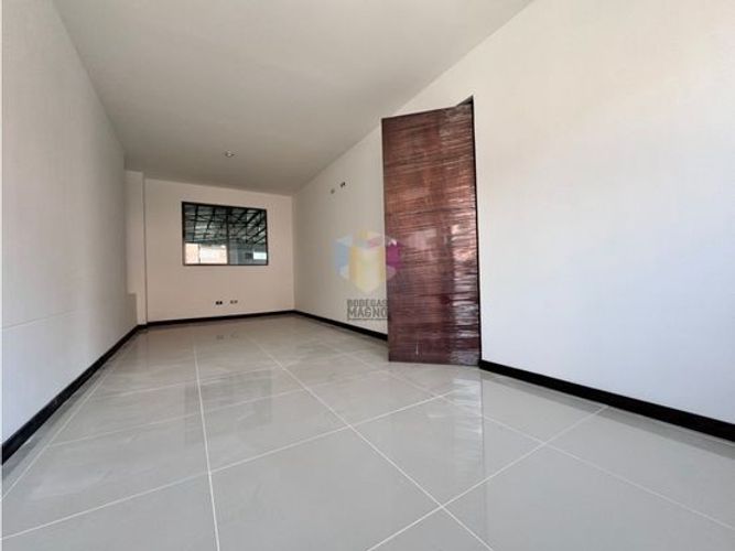 Bodega en arriendo en La Tablaza, La Estrella, 696 m² · foto 7 de 12