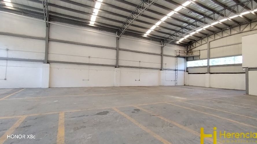 Bodega en arriendo en La Tablaza, La Estrella, 621 m² · foto 2 de 21