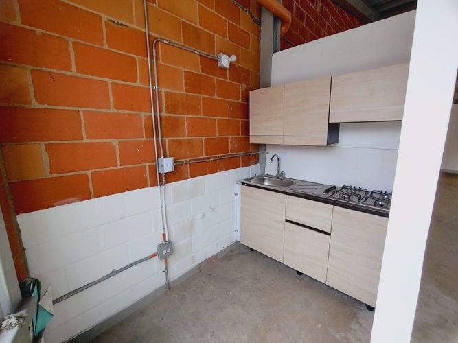 Bodega en arriendo en Calasanz, Medellín, 260 m² · foto 11 de 24