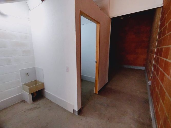 Bodega en arriendo en Calasanz, Medellín, 260 m² · foto 21 de 24