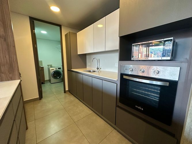 Apartamento de 2 alcobas en arriendo en El Poblado, Medellín, 107 m² · foto 5 de 21