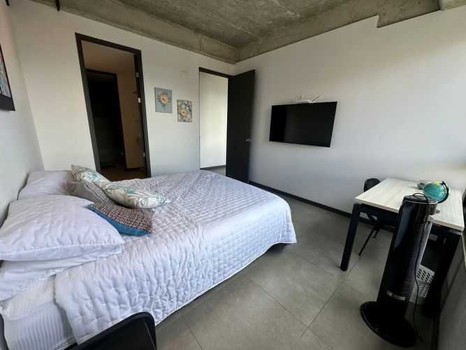 Apartamento de 2 alcobas en arriendo en El Poblado, Medellín, 107 m² · foto 9 de 21