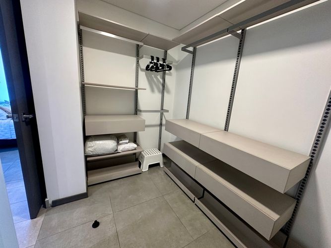 Apartamento de 2 alcobas en arriendo en El Poblado, Medellín, 107 m² · foto 12 de 21