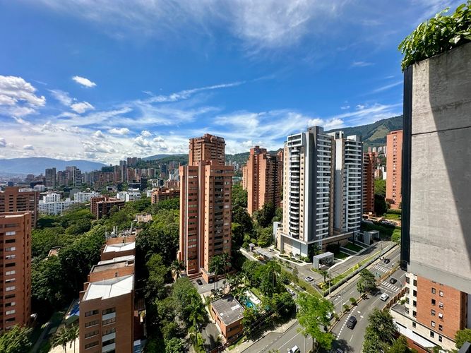 Apartamento de 2 alcobas en arriendo en El Poblado, Medellín, 107 m² · foto 20 de 21