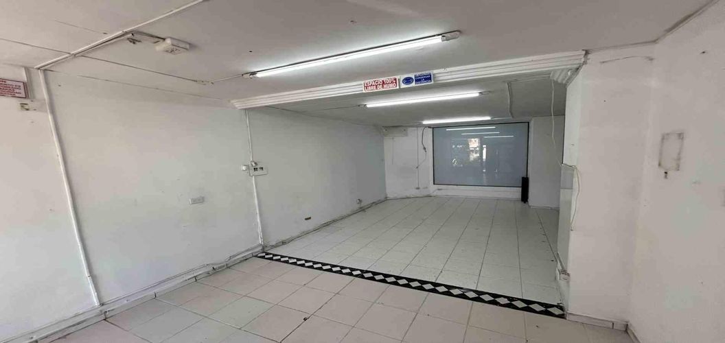 Local en venta en Los Periodistas, Pereira, 27 m² · foto 2 de 11