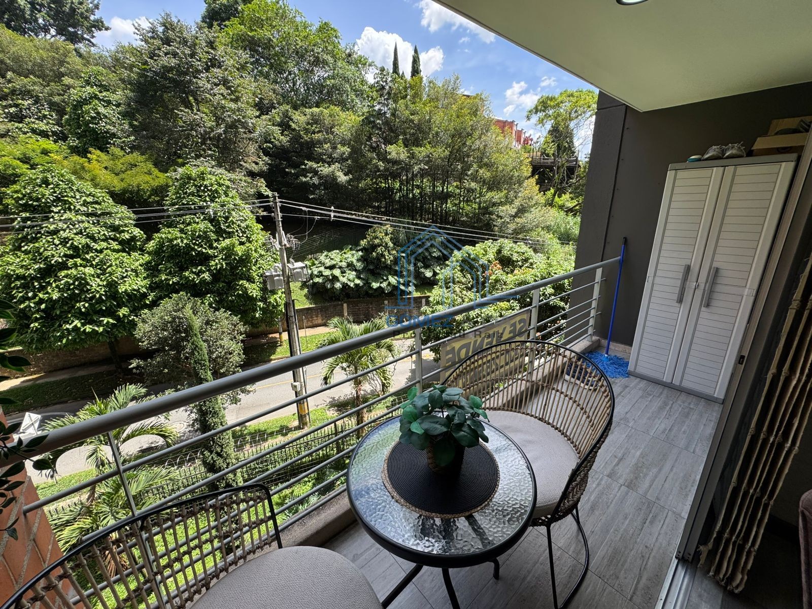 Apartamento en venta en Loma Del Esmeraldal, Envigado · foto 2 de 14