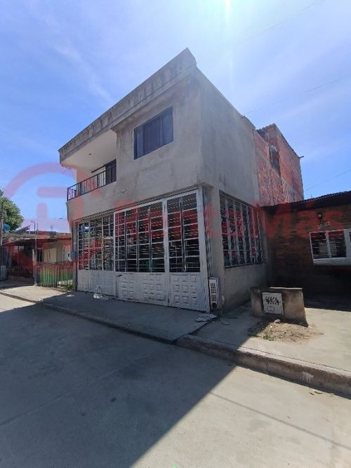 Casa de 10 alcobas en venta en Juana Paula, Los Patios, 11 m² · foto 3 de 6