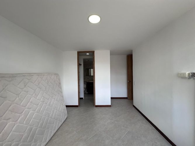 Apartamento de 3 alcobas en arriendo en San Lucas, Medellín, 75 m² · foto 6 de 18