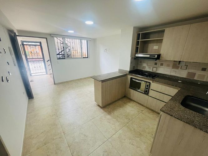 Apartamento de 2 alcobas en arriendo en La Gloria, Medellín, 70 m² · foto 3 de 19