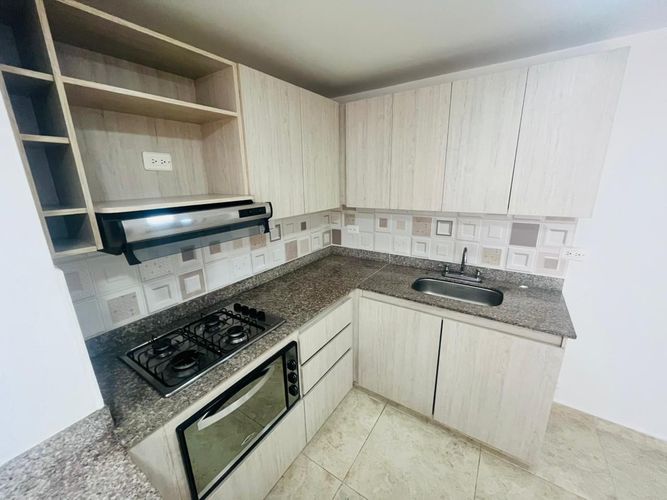 Apartamento de 2 alcobas en arriendo en La Gloria, Medellín, 70 m² · foto 8 de 19
