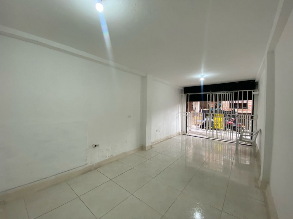 Retail space for rent in San martin, Bello