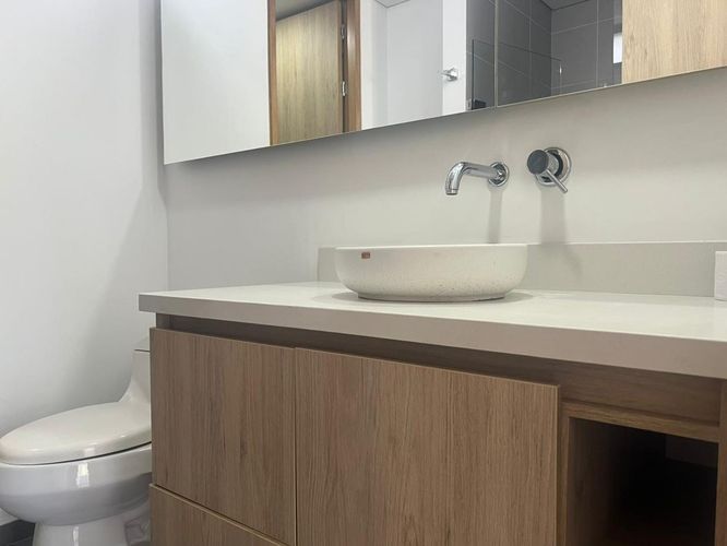 Apartamento de 2 alcobas en arriendo en El Poblado, Medellín, 68 m² · foto 9 de 15