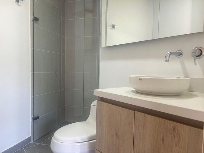 Apartamento de 2 alcobas en arriendo en El Poblado, Medellín, 68 m² · foto 8 de 15