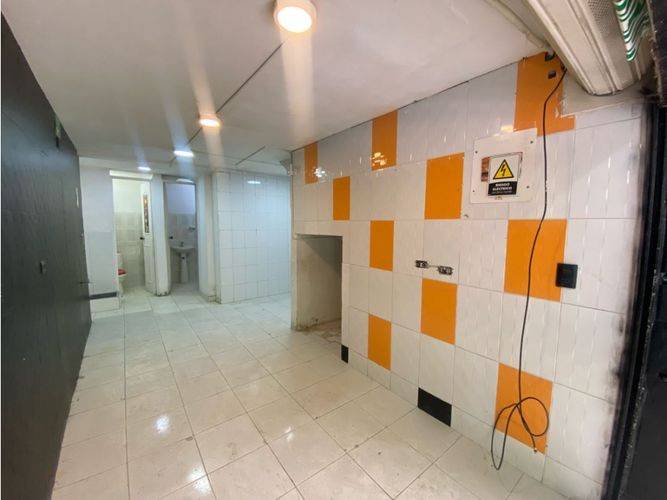 Local en arriendo en La Castellana, Medellín, 30 m² · foto 5 de 7