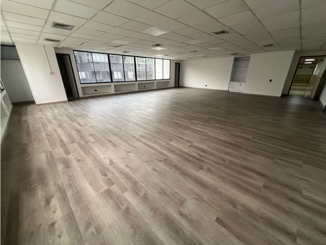Oficina en arriendo en Milla De Oro, Medellín, 127 m² · foto 3 de 7