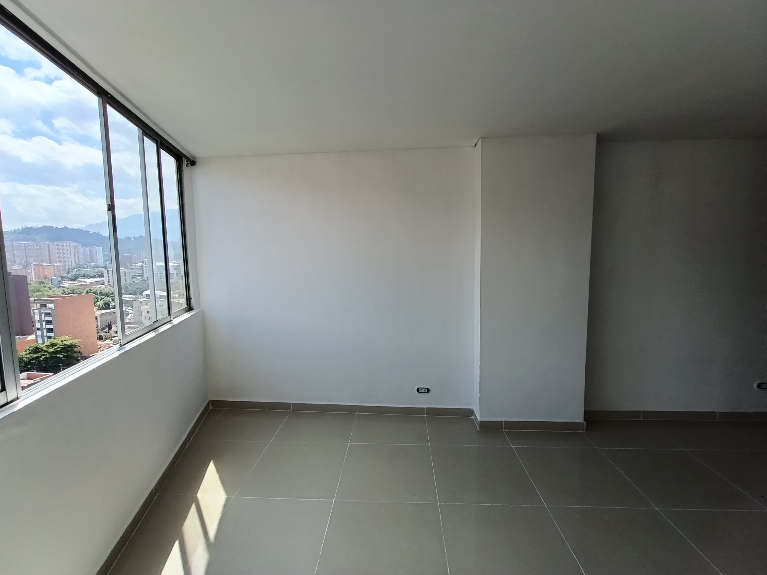 Apartamento en arriendo en Laureles, Medellín · foto 2 de 20