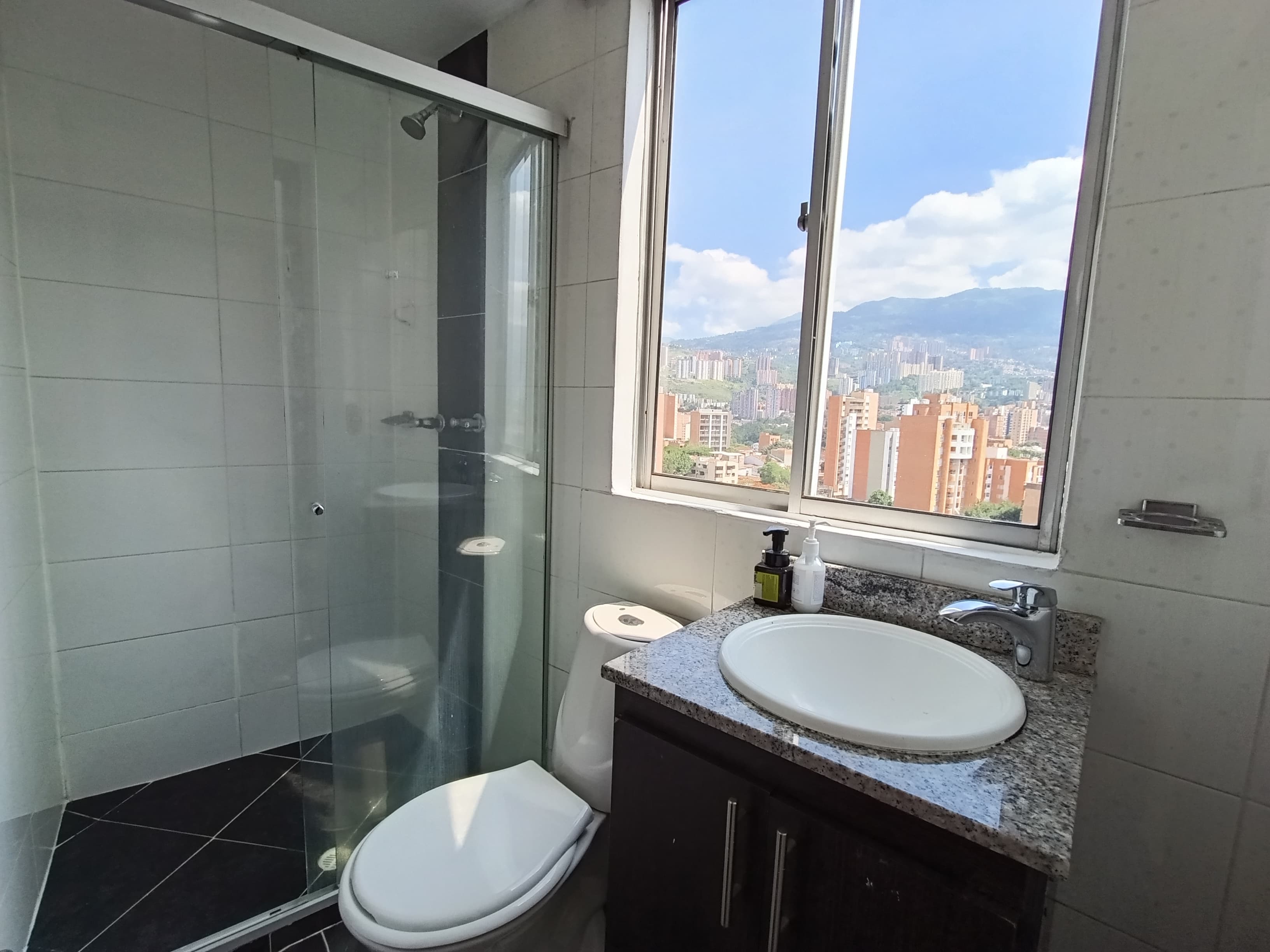 Apartamento en arriendo en Laureles, Medellín · foto 7 de 20