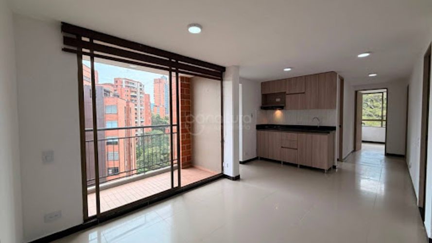 Apartamento de 3 alcobas en venta en Castropol, Medellín, 78 m² · foto 1 de 20