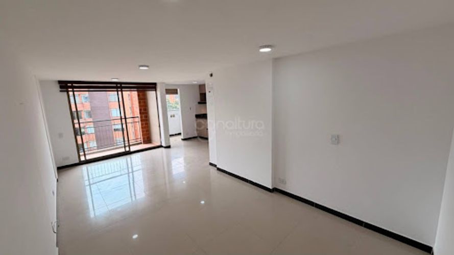 Apartamento de 3 alcobas en venta en Castropol, Medellín, 78 m² · foto 6 de 20