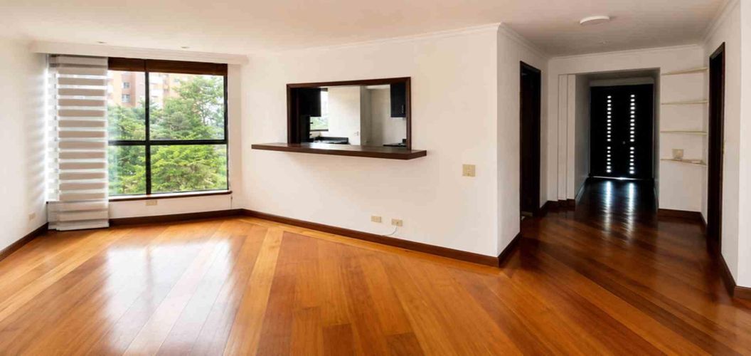 Apartamento de 2 alcobas en arriendo en El Tesoro, Medellín, 110 m² · foto 2 de 10