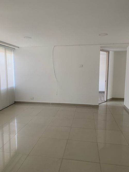 Apartamento de 2 alcobas en venta en Santa Barbara Central, Bogotá, 80 m² · foto 4 de 12
