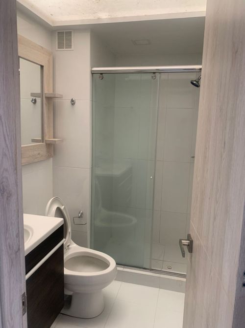 Apartamento de 2 alcobas en venta en Santa Barbara Central, Bogotá, 80 m² · foto 11 de 12