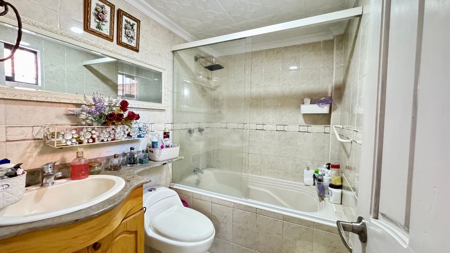 Apartamento de 4 alcobas en venta en Las Acacias, Medellín, 205 m² · foto 13 de 24