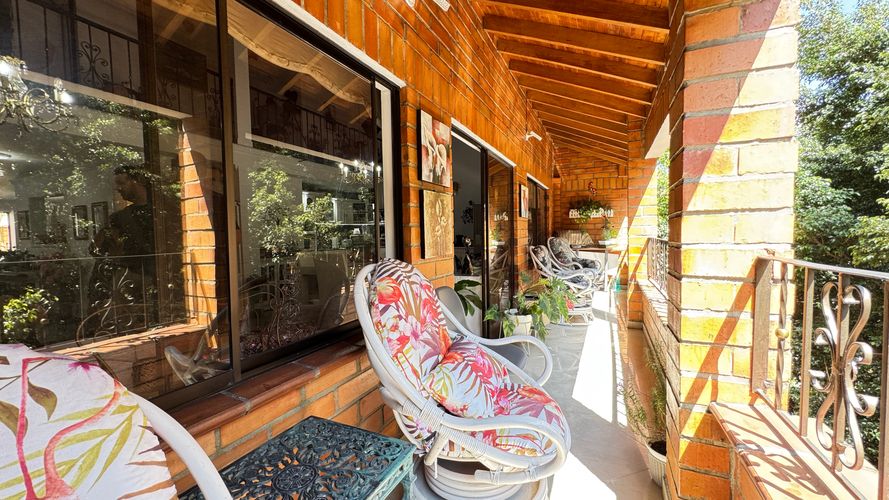 Apartamento de 4 alcobas en venta en Las Acacias, Medellín, 205 m² · foto 23 de 24