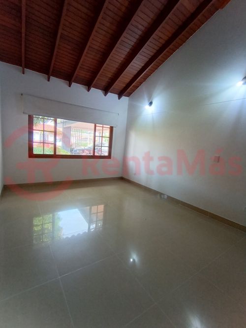 Casa de 3 alcobas en venta en Villa Antigua, Villa del Rosario, 290 m² · foto 4 de 20