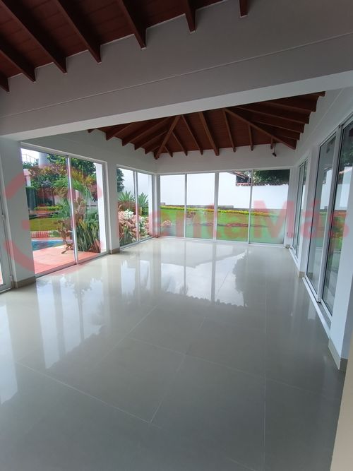 Casa de 3 alcobas en venta en Villa Antigua, Villa del Rosario, 290 m² · foto 9 de 20