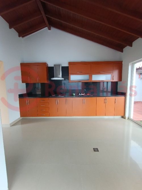 Casa de 3 alcobas en venta en Villa Antigua, Villa del Rosario, 290 m² · foto 11 de 20